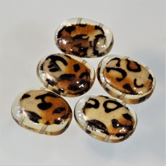 Craft Leopard Print 5 Acrylic Flatback Beads X Large 2.25 Inch - Picture 2 of 5